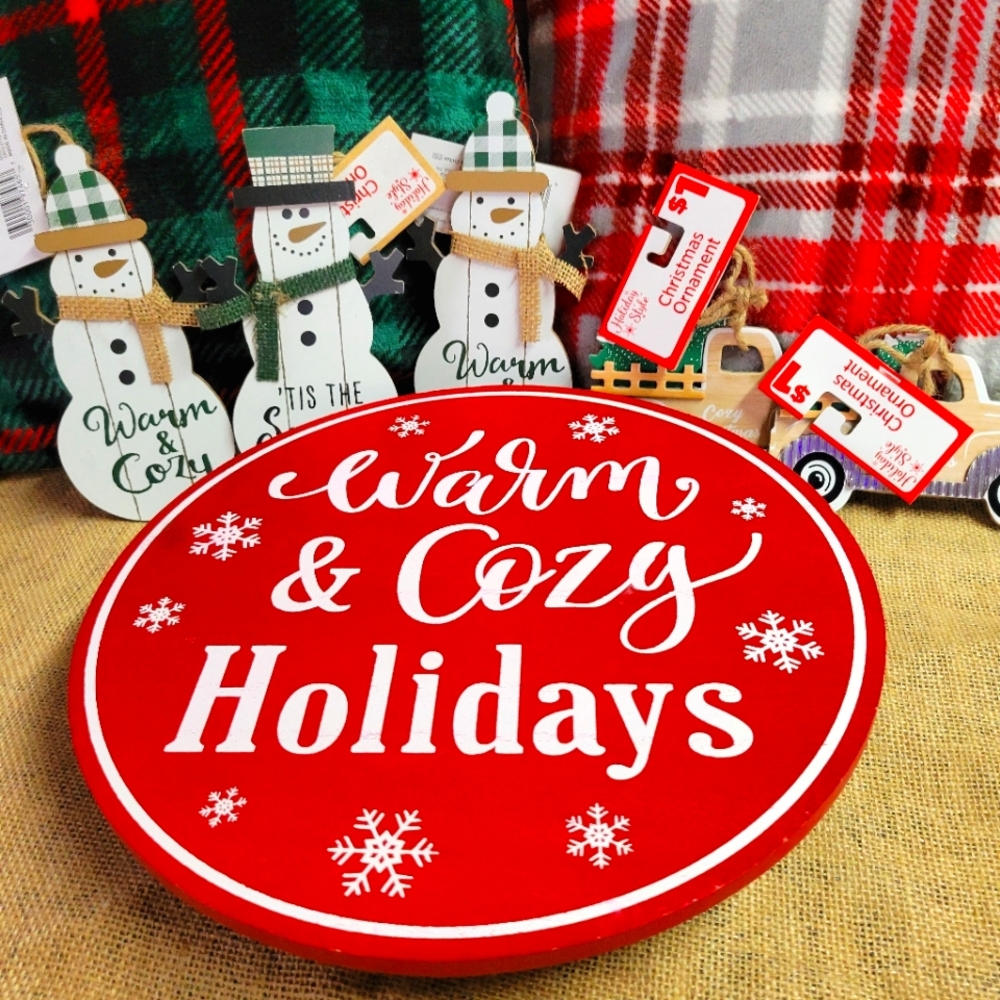 Christmas decorations 1 rizer and 5 ornaments all new